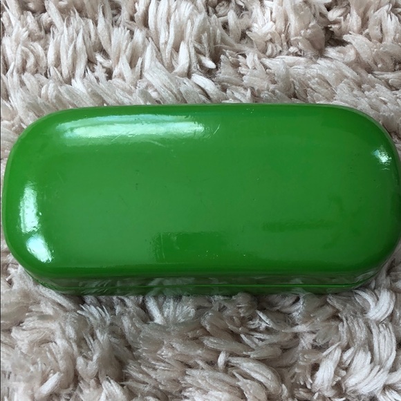 Kate Spade Wink Wink hard sunglass case - Picture 3 of 3